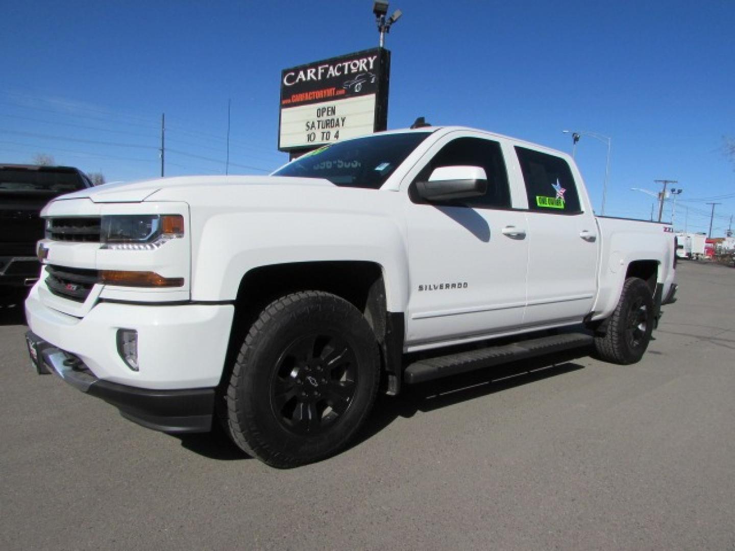 2018 White /Gray Cloth Chevrolet Silverado 1500 LT Z71Crew Cab 4WD (3GCUKRECXJG) with an 5.3L V8 OHV 16V engine, 6A transmission, located at 4562 State Avenue, Billings, MT, 59101, (406) 896-9833, 45.769516, -108.526772 - Photo#0
